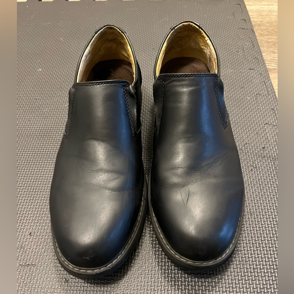 Sketchers Men’s Black Shoes Size 9.5